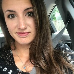 Meet your Posher, Leanne